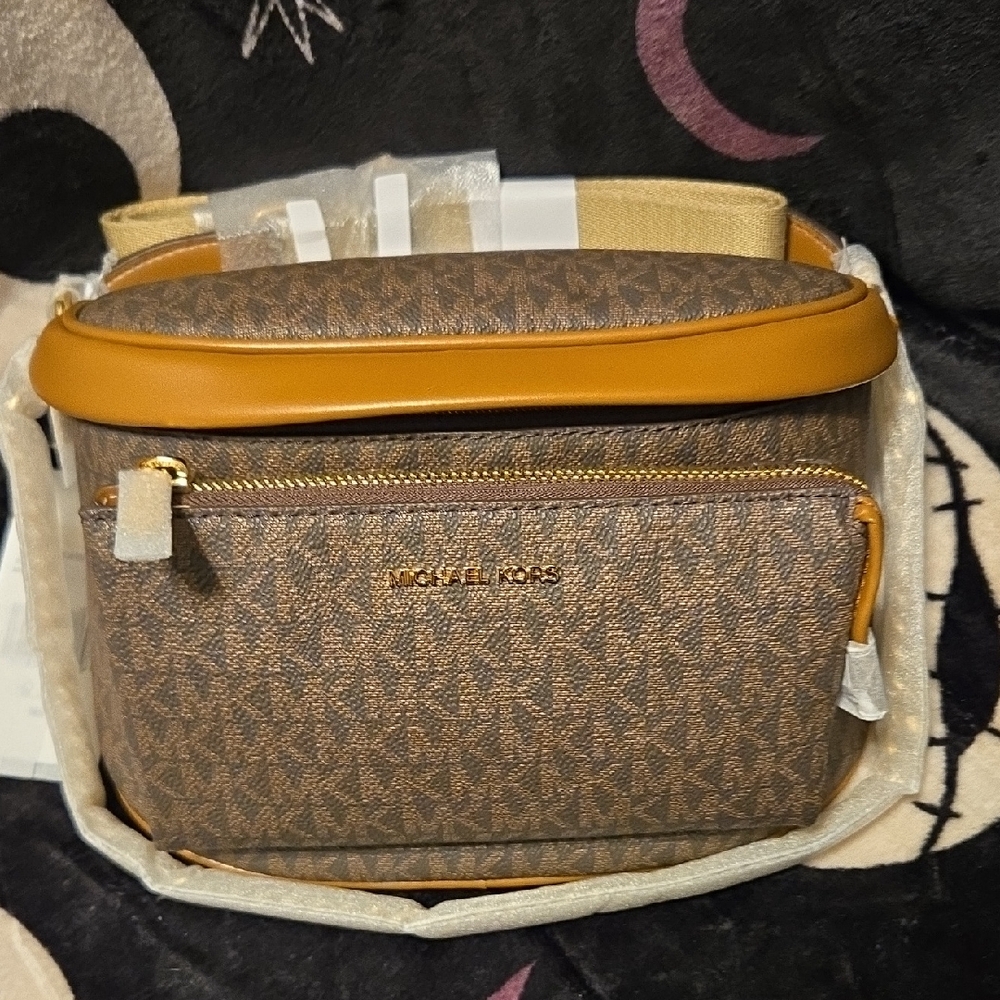 Michael Kors Womens Belt Bag in Brown and Tan